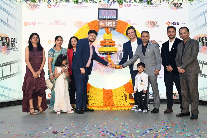 Team presenting the Invicta app during the launch event, showcasing the platform's features.